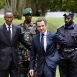 Nicolas Sarkozy encadr� par Kagame et ses Officiers, tous recherch�s par la Justice Fran�aise  pour crimes contre l'humanit� (f�v. 2010)
